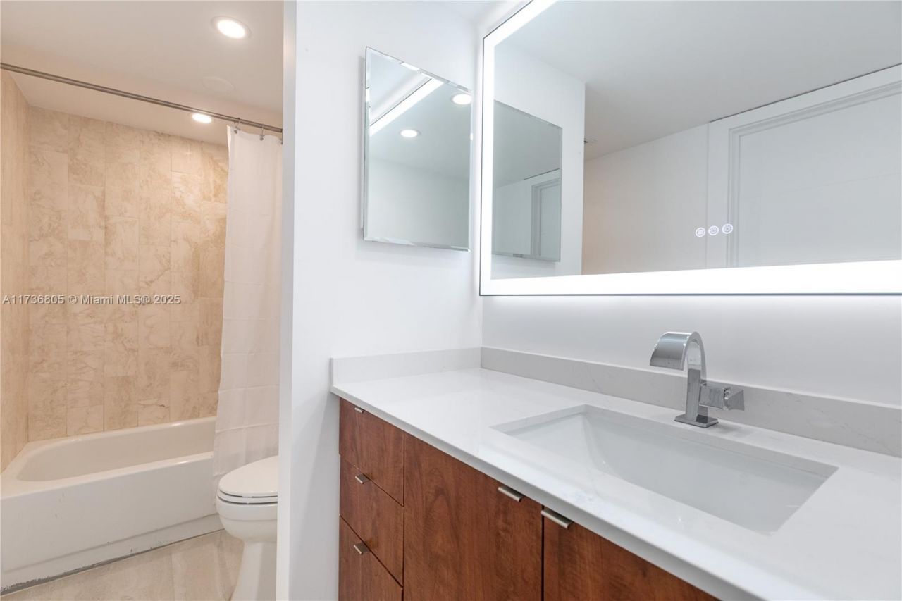 1717 N Bayshore Dr, Unit A-1231, Miami, FL 33132 Photo