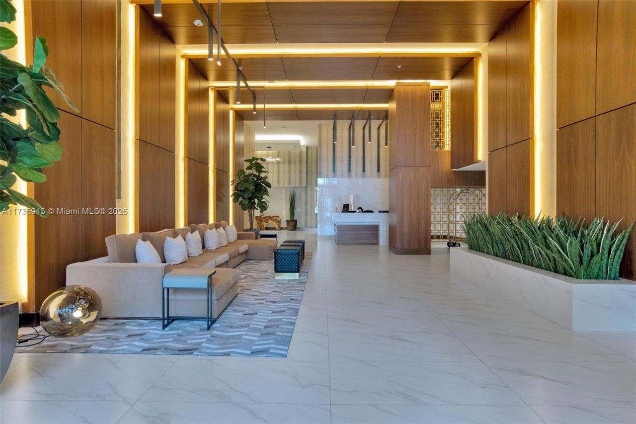 2960 NE 207th St, Unit 1102, Aventura, FL 33180 Photo