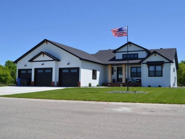 106 19th Street NE, Barnesville, MN 56514
