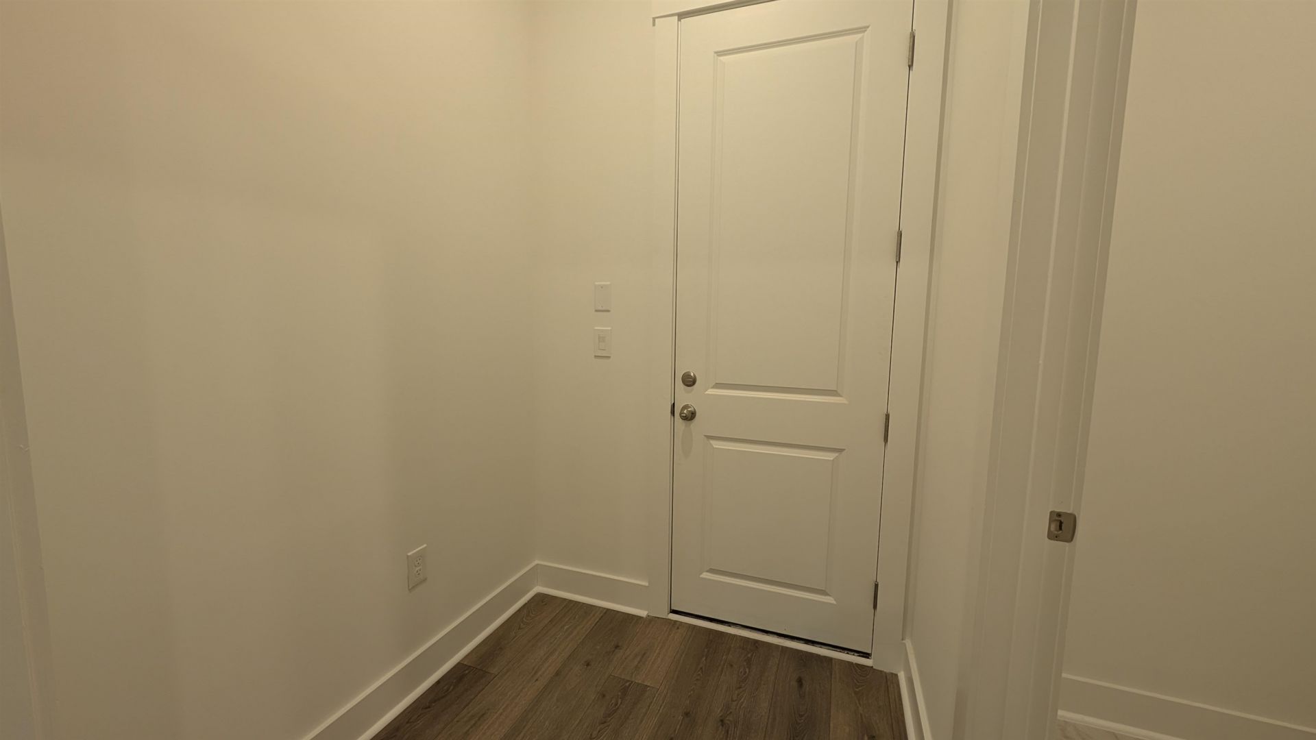 898 Foxtail Dr. Photo 12