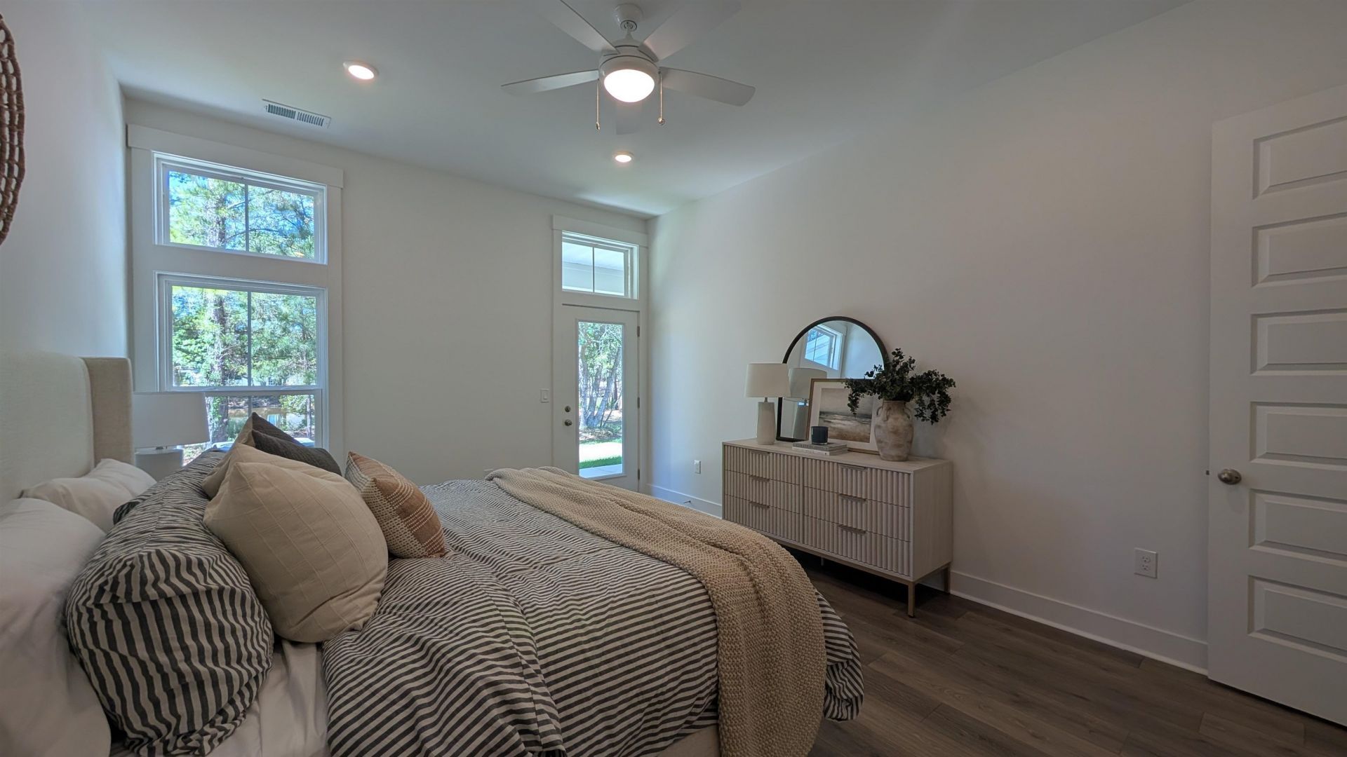 898 Foxtail Dr. Photo 23