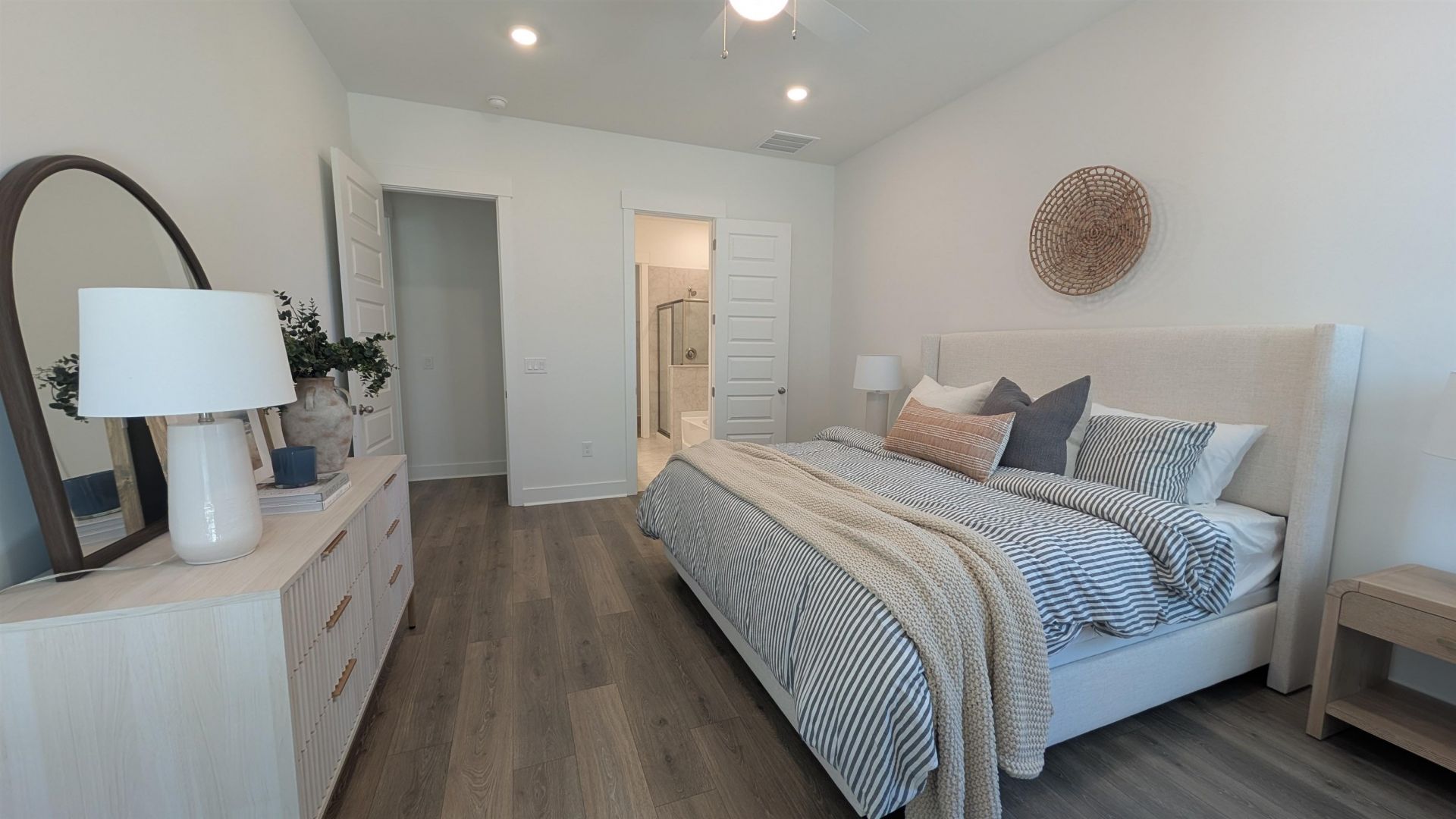 898 Foxtail Dr. Photo 24