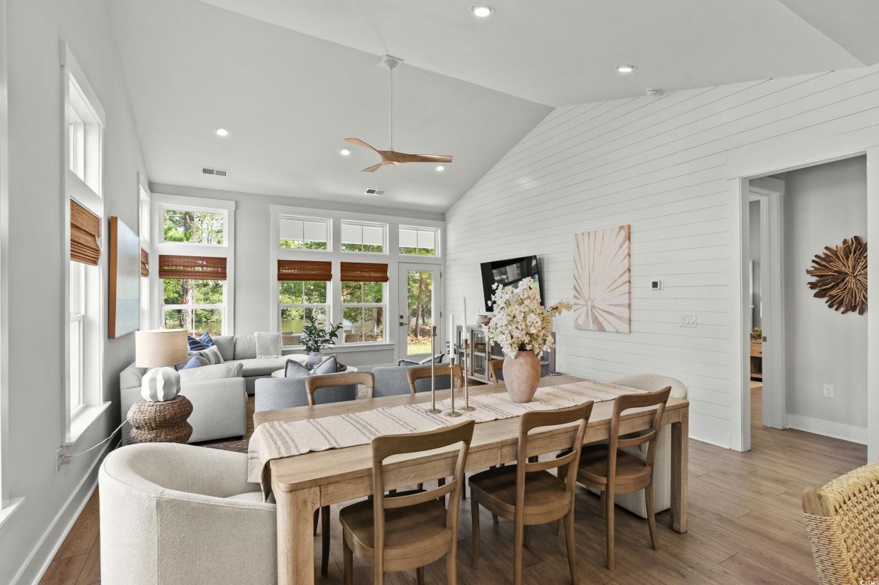 894 Foxtail Dr. Photo 6