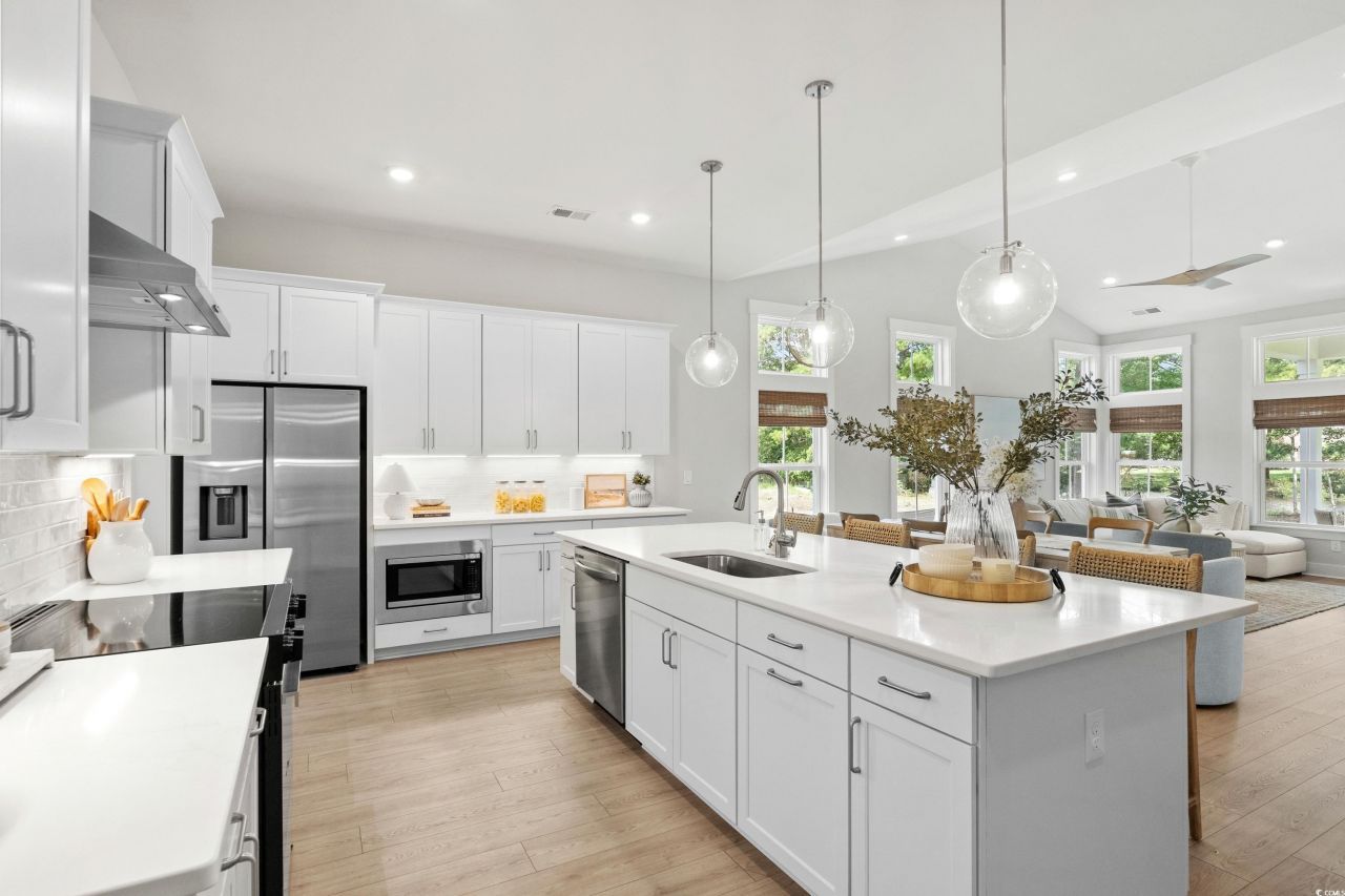 894 Foxtail Dr. Photo 8