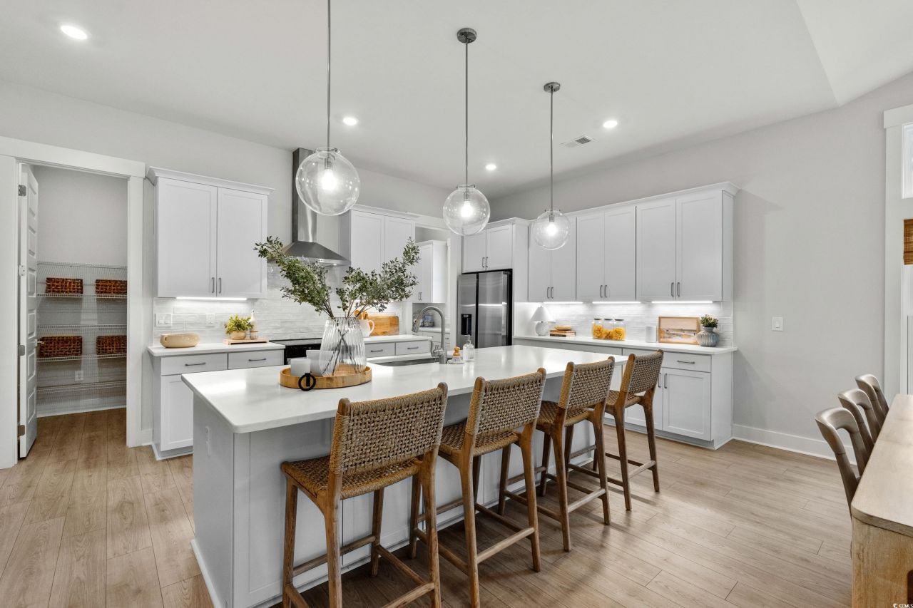 906 Foxtail Dr. Photo 7