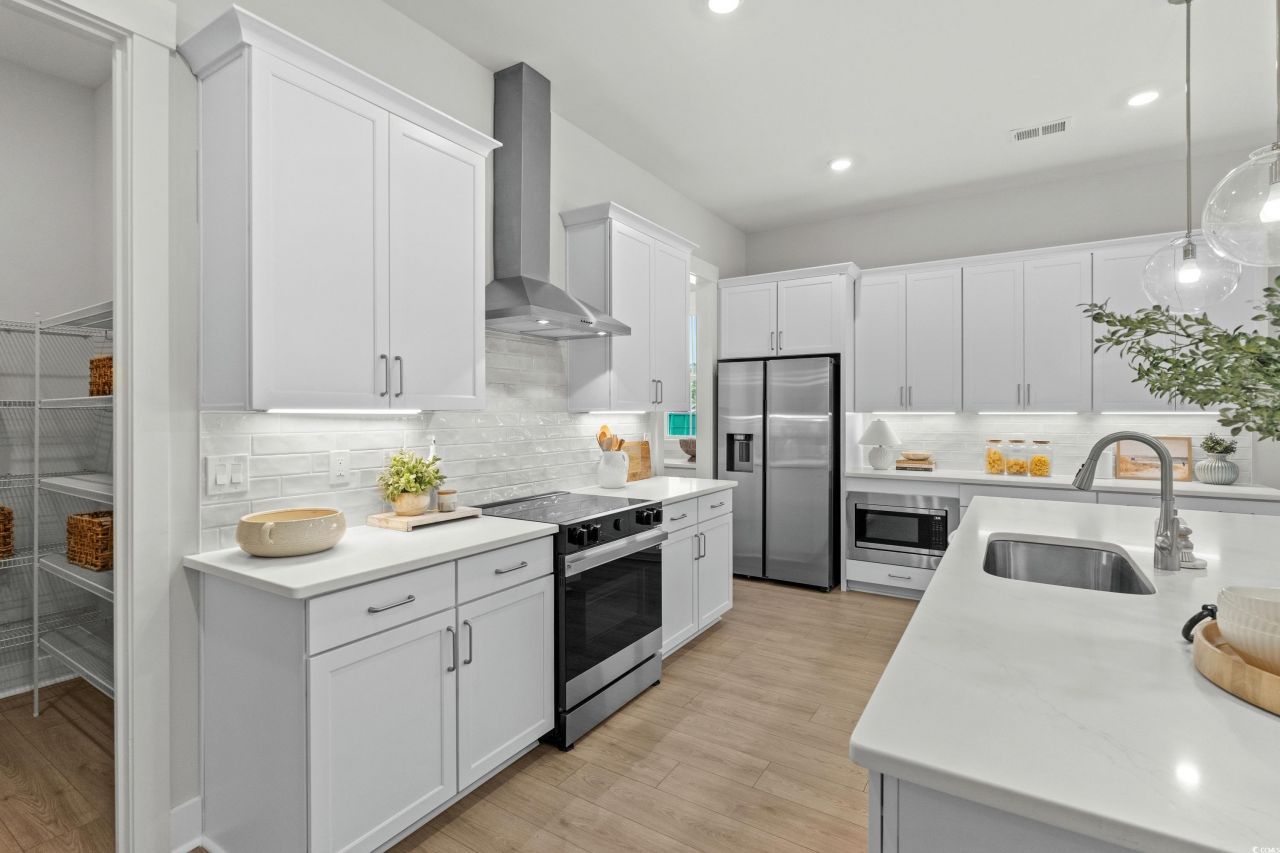 906 Foxtail Dr. Photo 9