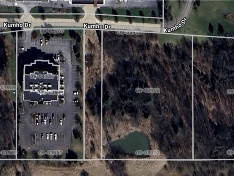 Kumho Drive, Fairlawn, OH 44333 Photo 3