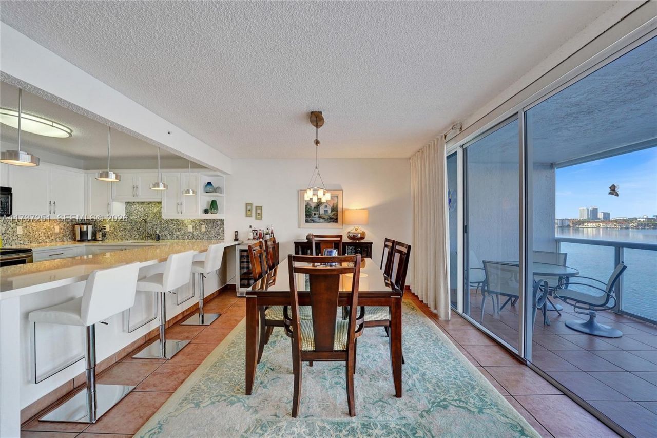 17700 N Bay Rd, Unit 608, Sunny Isles Beach, FL 33160 Photo