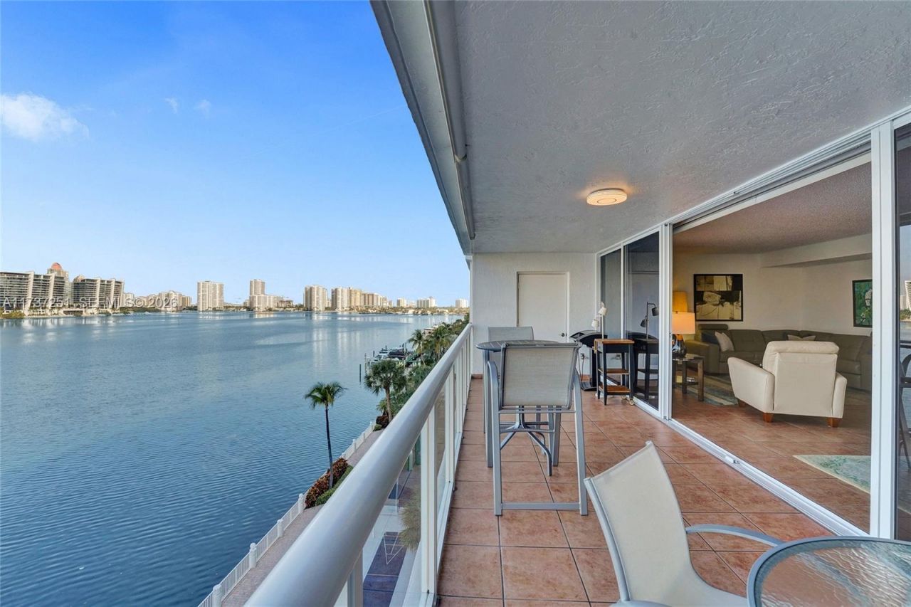 17700 N Bay Rd, Unit 608, Sunny Isles Beach, FL 33160 Photo