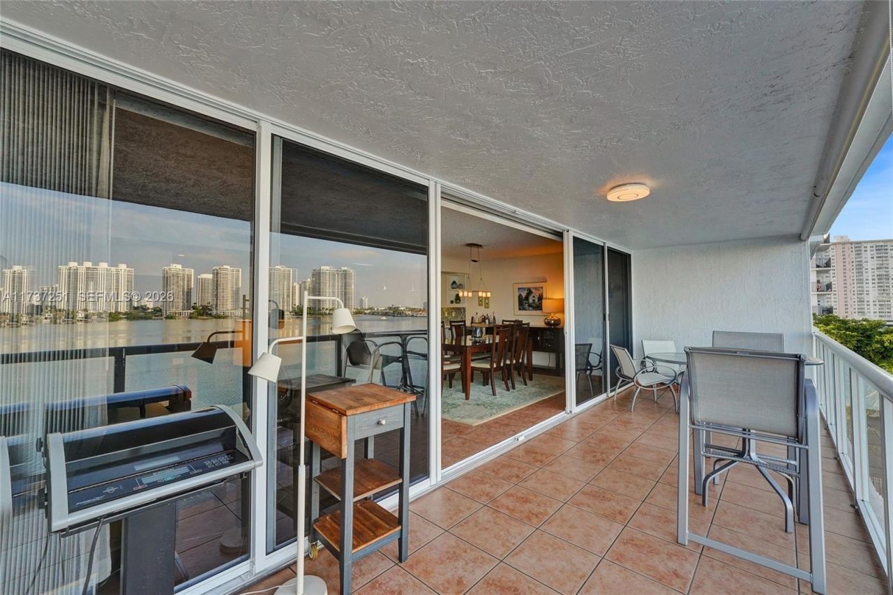17700 N Bay Rd, Unit 608, Sunny Isles Beach, FL 33160 Photo