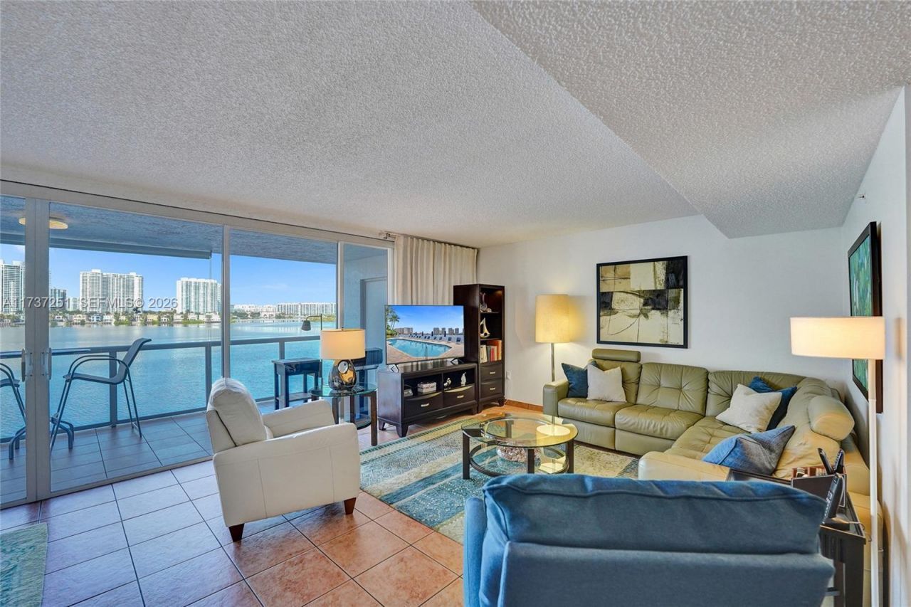 17700 N Bay Rd, Unit 608, Sunny Isles Beach, FL 33160 Photo
