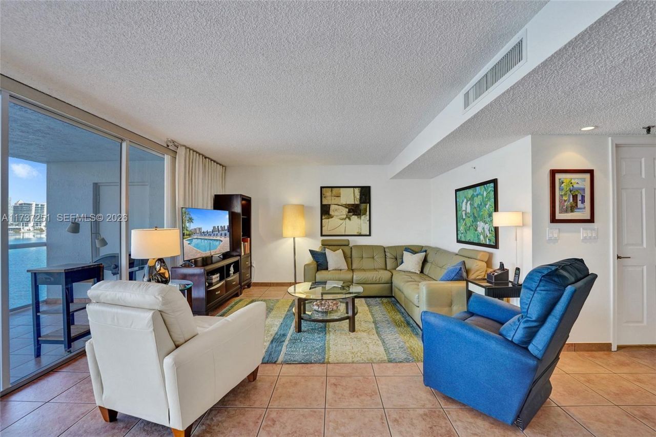 17700 N Bay Rd, Unit 608, Sunny Isles Beach, FL 33160 Photo