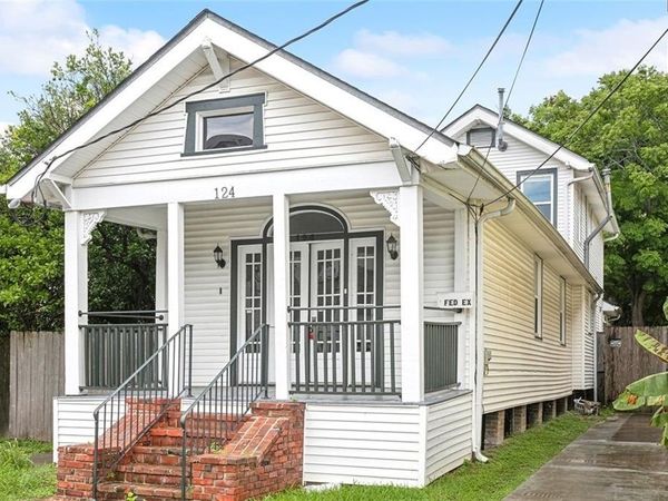 124 S CLARK Street, New Orleans, LA 70119