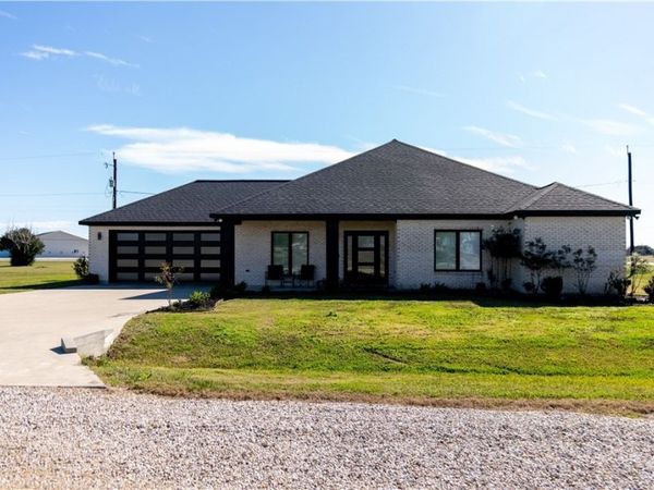 223 Meadowlark Drive, Palacios, TX 77465