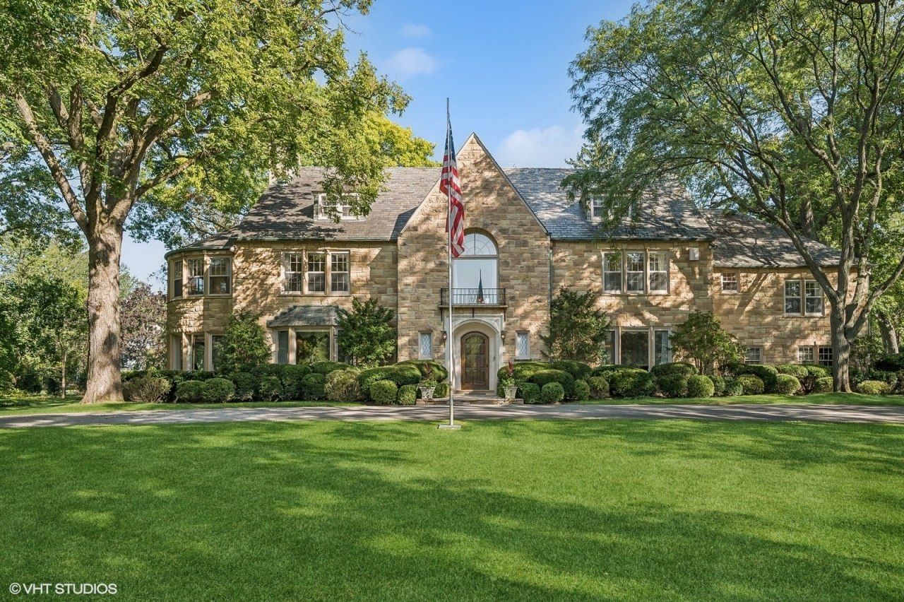 32 Woodley Road, Winnetka, IL 60093