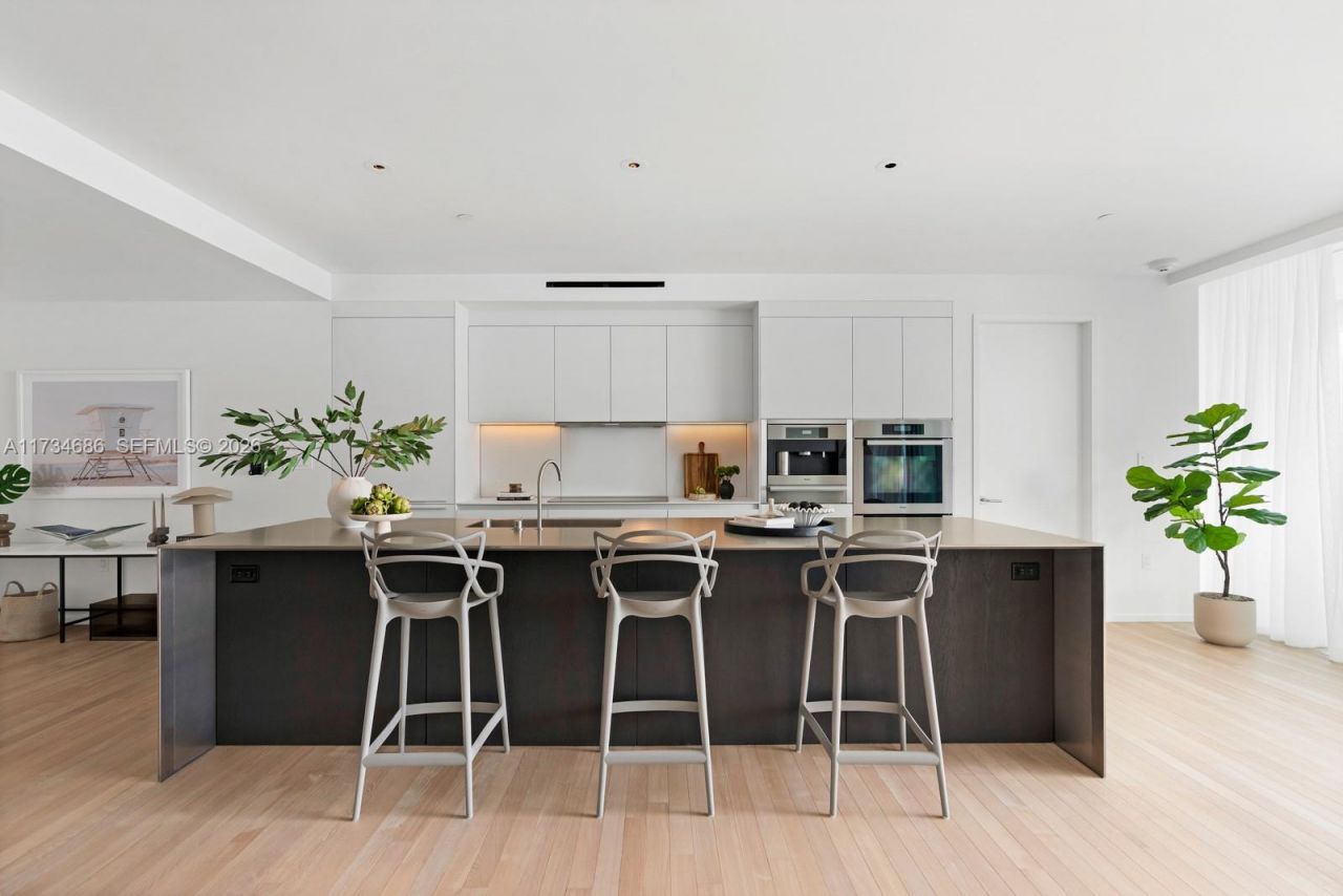 2901 Collins Ave, Unit 1001, Miami Beach, FL 33140 Photo