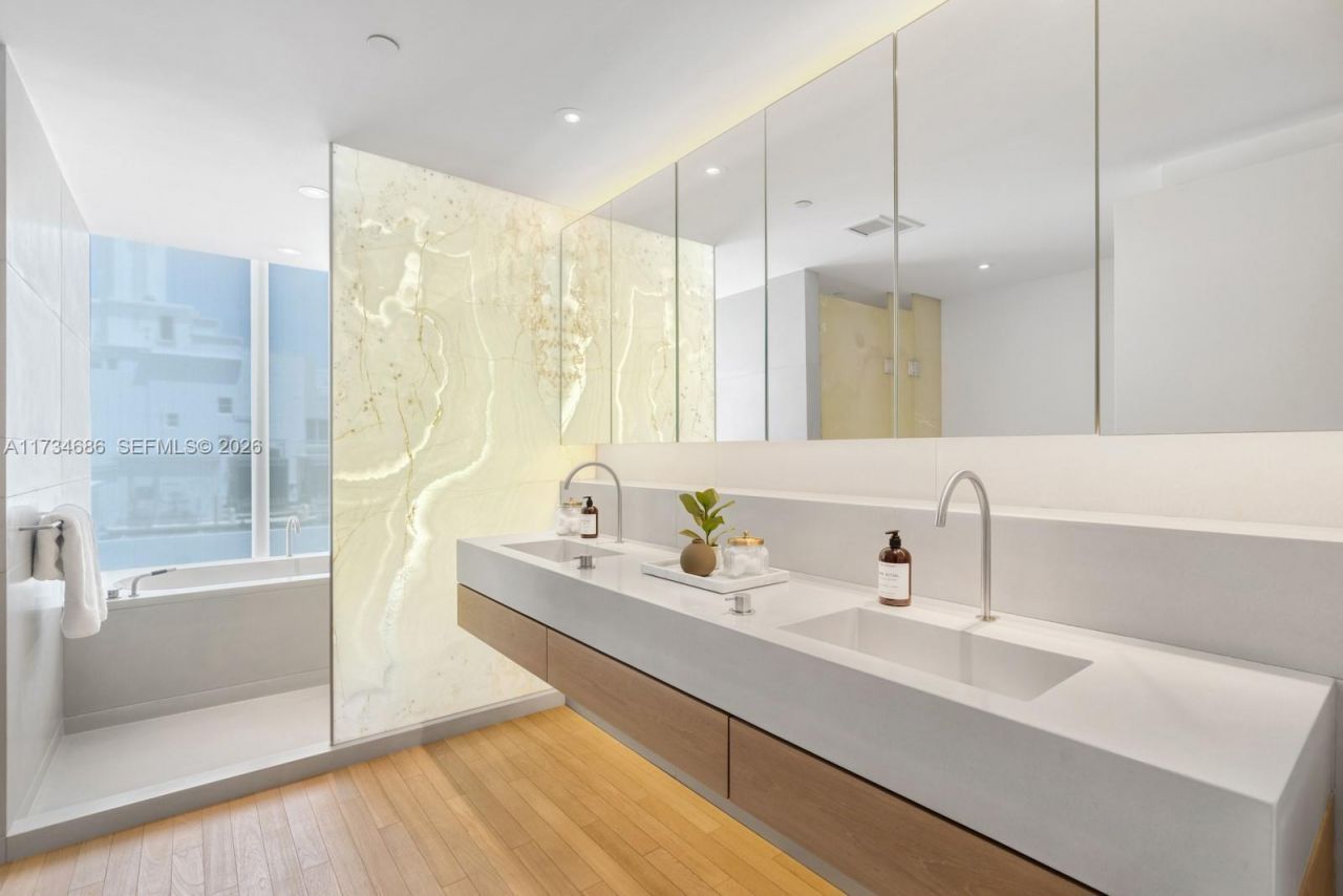 2901 Collins Ave, Unit 1001, Miami Beach, FL 33140 Photo