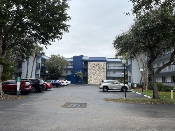 3220 Holiday Springs Boulevard, Unit 1-210, Margate, FL 33063