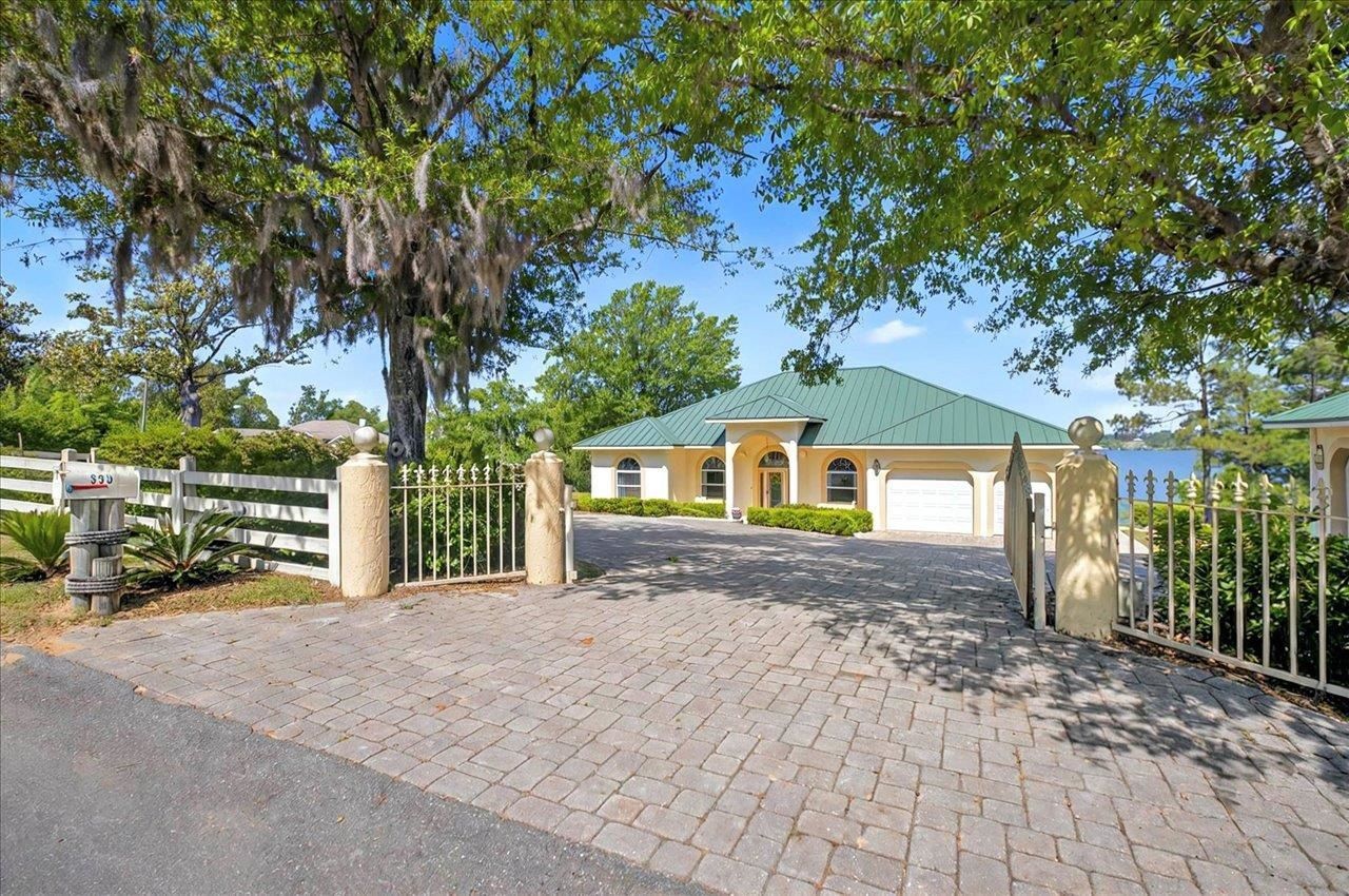 333 Compass Lake Drive, Alford, FL 32420 Photo