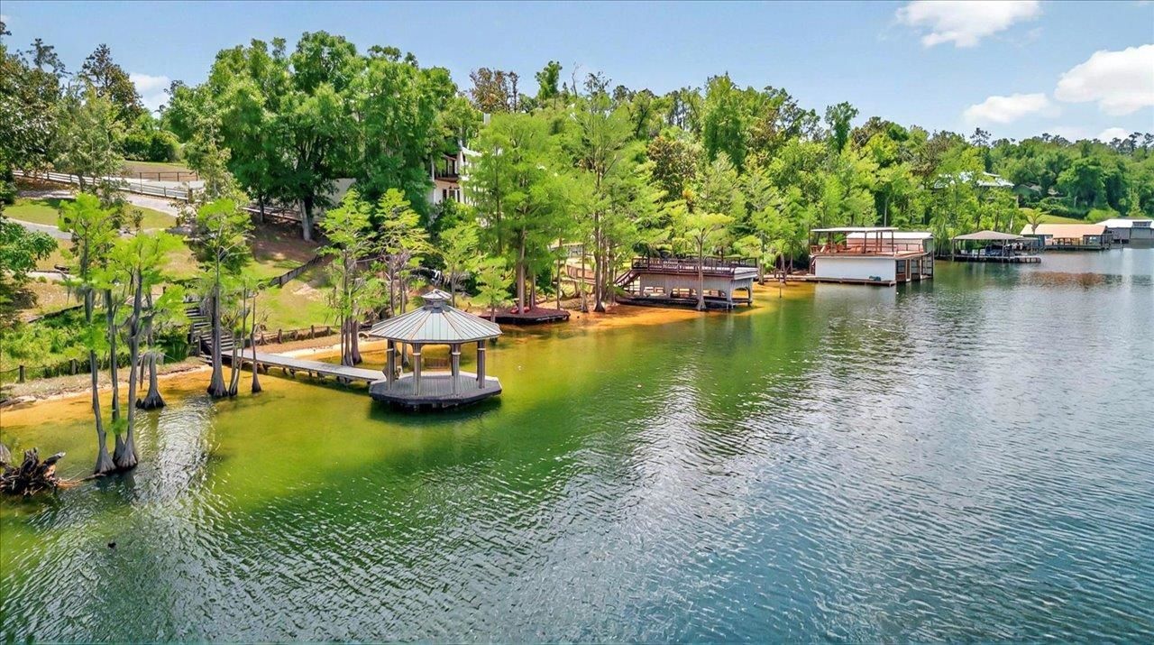 333 Compass Lake Drive, Alford, FL 32420 Photo