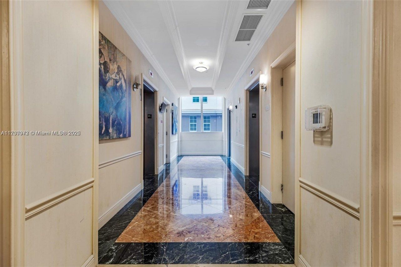 3232 SW 22nd Ter, Unit 301, Miami, FL 33145 Photo