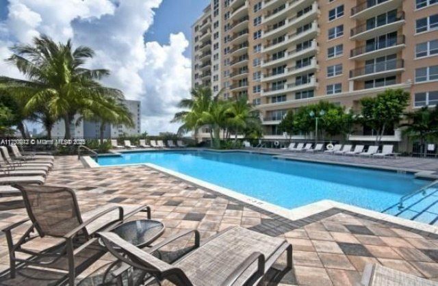 3232 SW 22nd Ter, Unit 301, Miami, FL 33145 Photo