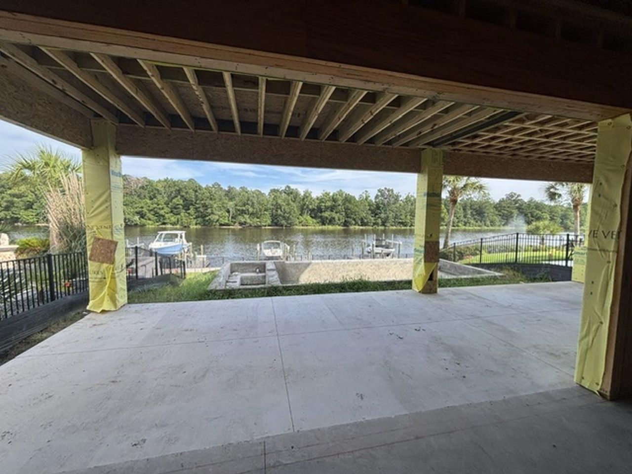 429 Harbour View Dr. Photo 16