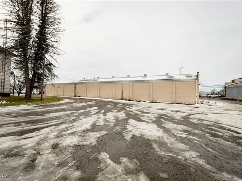 592 6th Street NW, Carrollton, OH 44615 Photo 3