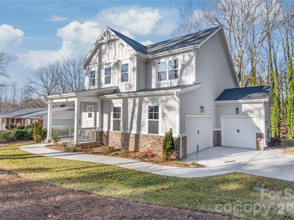 553 W Lowrance Avenue, Mooresville, NC 28115