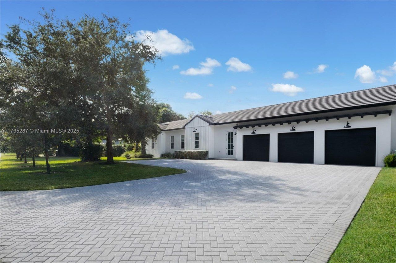 9290 SW 116th St, Miami, FL 33176 Photo
