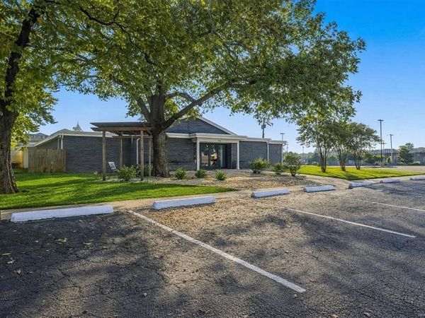 116 N Clark Street, Burleson, TX 76028