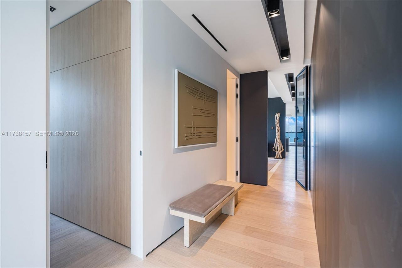 1369 N Venetian Way, Miami, FL 33139 Photo