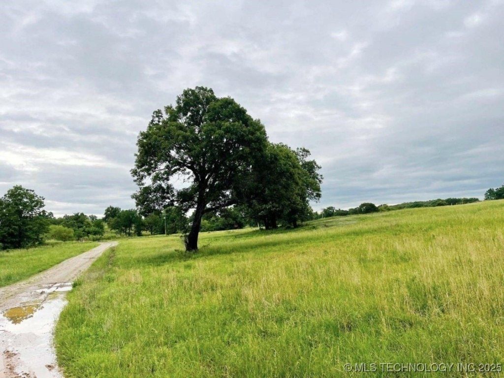 E Tipperary Road, Drumright, OK 74030 Main Photo