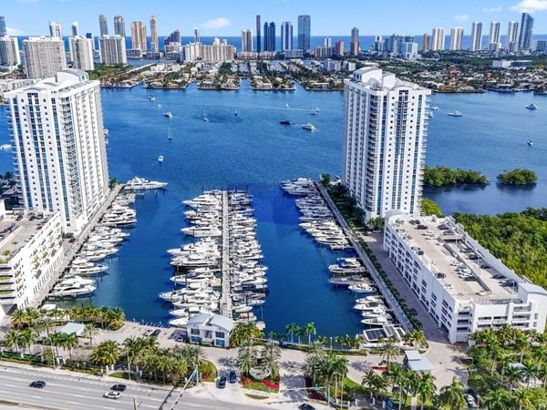 17301 Biscayne Boulevard, Unit 707, North Miami Beach, FL 33160