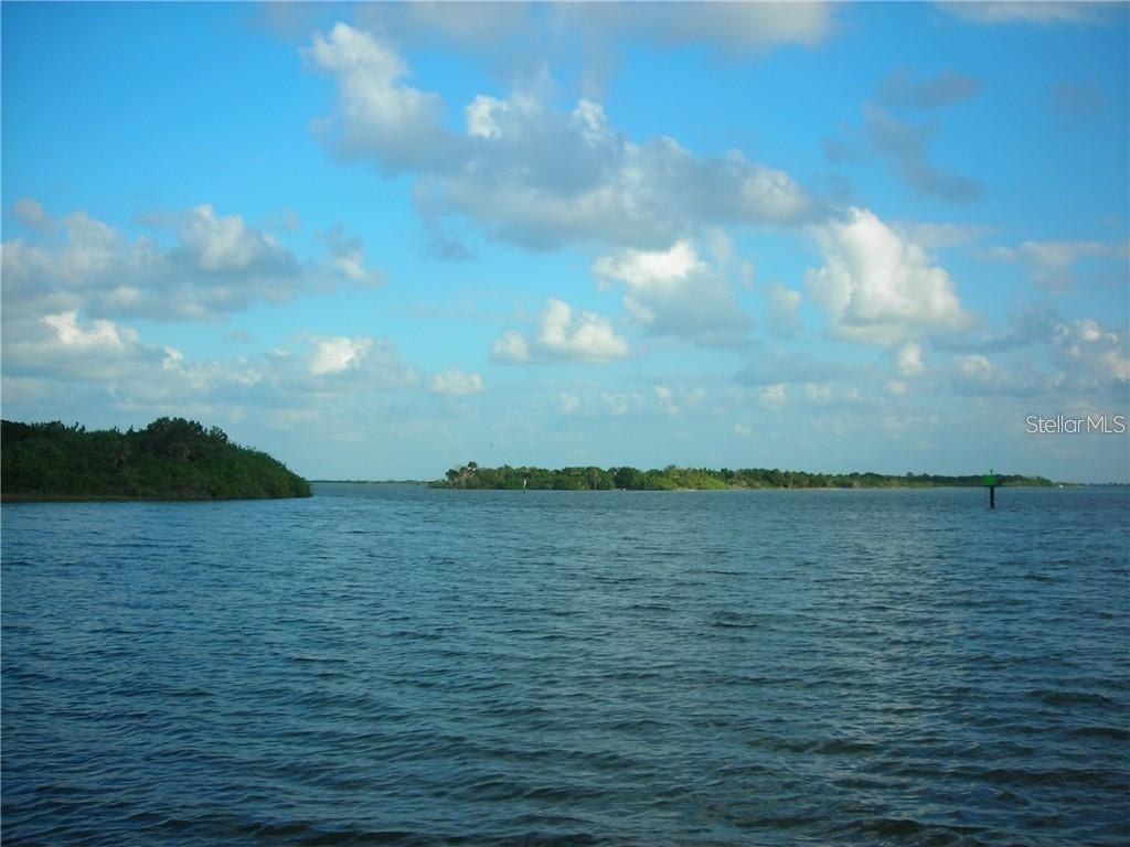 295 E Ariel Road, Oak Hill, FL 32759 Photo