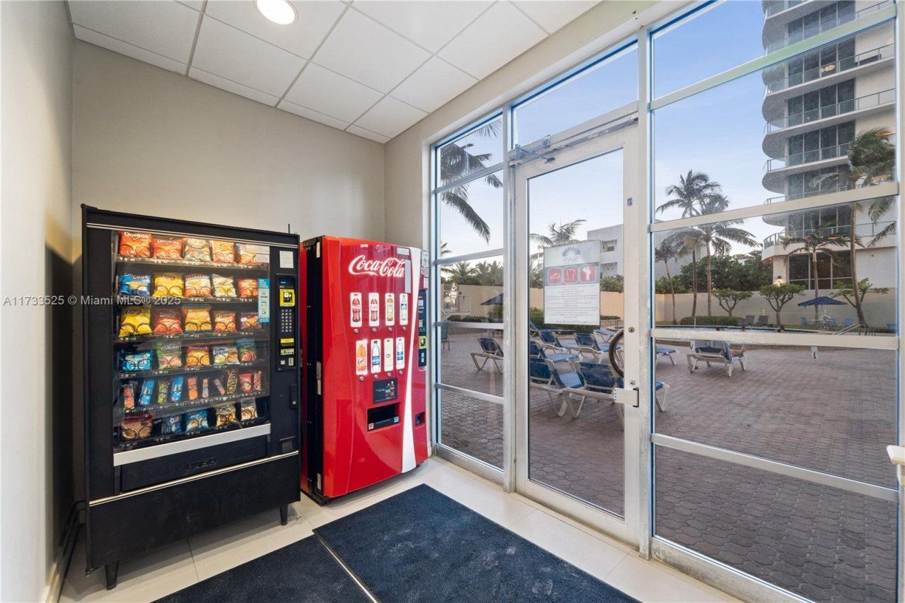 4001 S Ocean Dr, Unit 10G, Hollywood, FL 33019 Photo