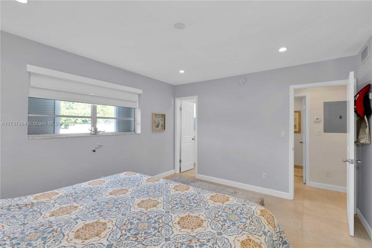 2340 NE 9th St, Unit 209, Fort Lauderdale, FL 33304 Photo