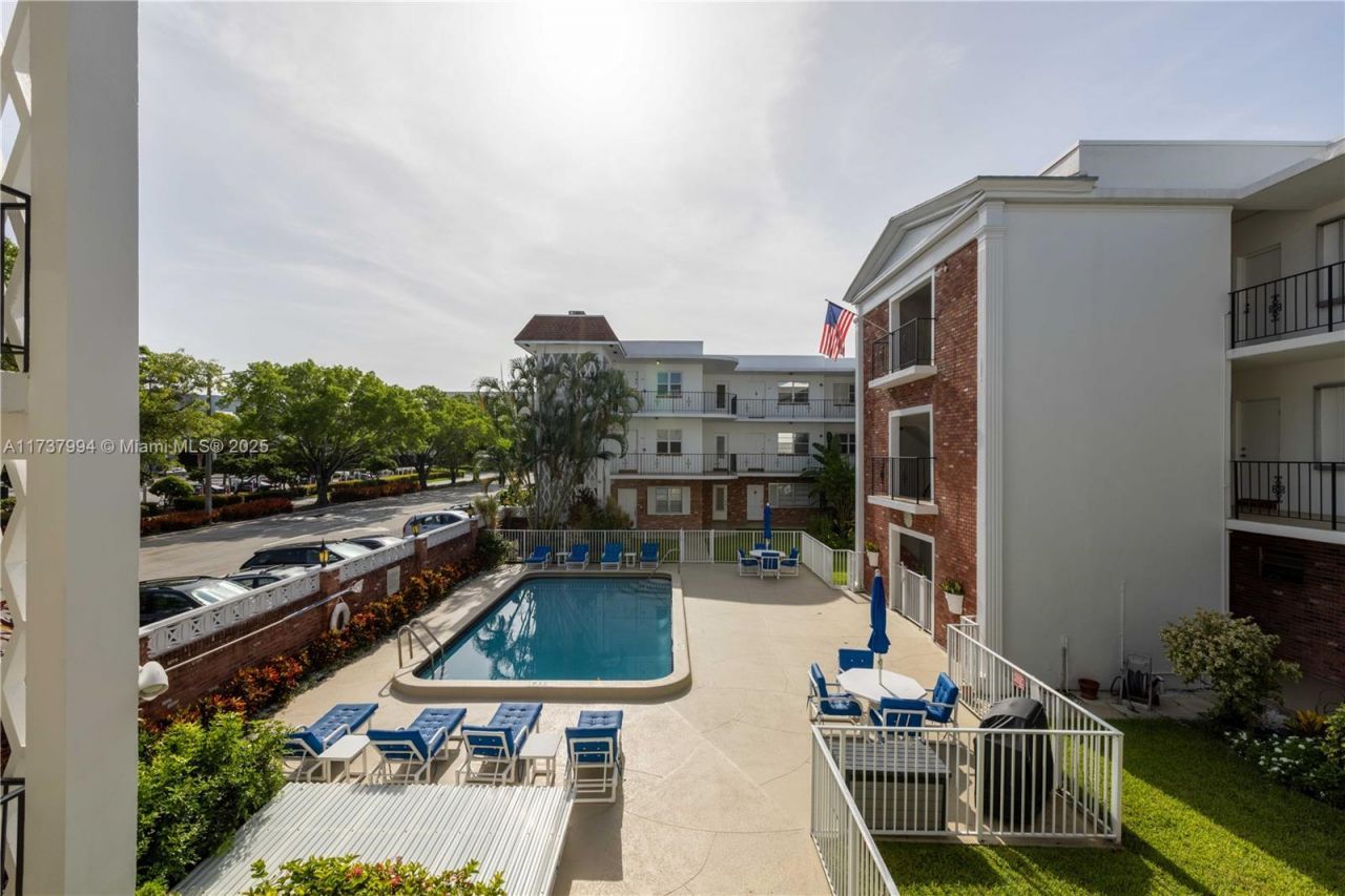 2340 NE 9th St, Unit 209, Fort Lauderdale, FL 33304 Photo