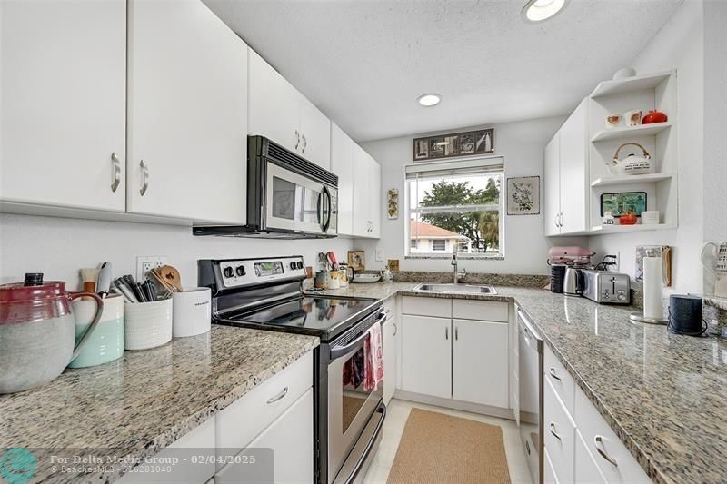 2715 NE 49th Street, Unit 208, Fort Lauderdale, FL 33308 Photo