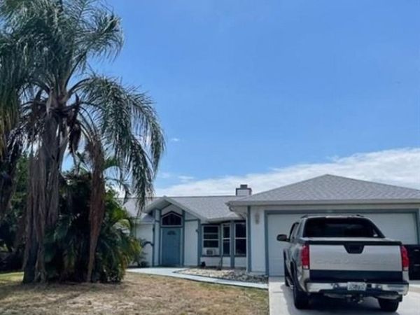 480 SW Molloy St, Port St Lucie, FL 34984