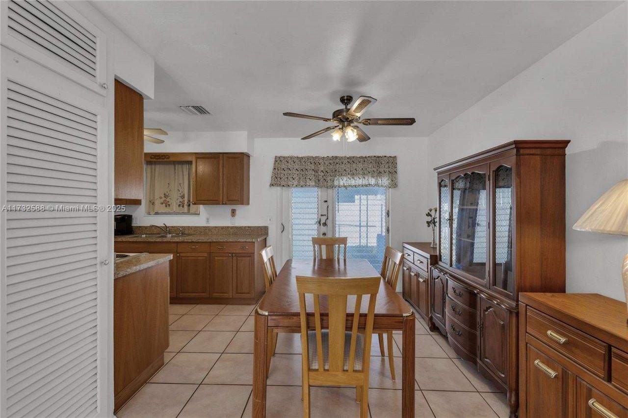 2300 Jackson St, Unit 10, Hollywood, FL 33020 Photo