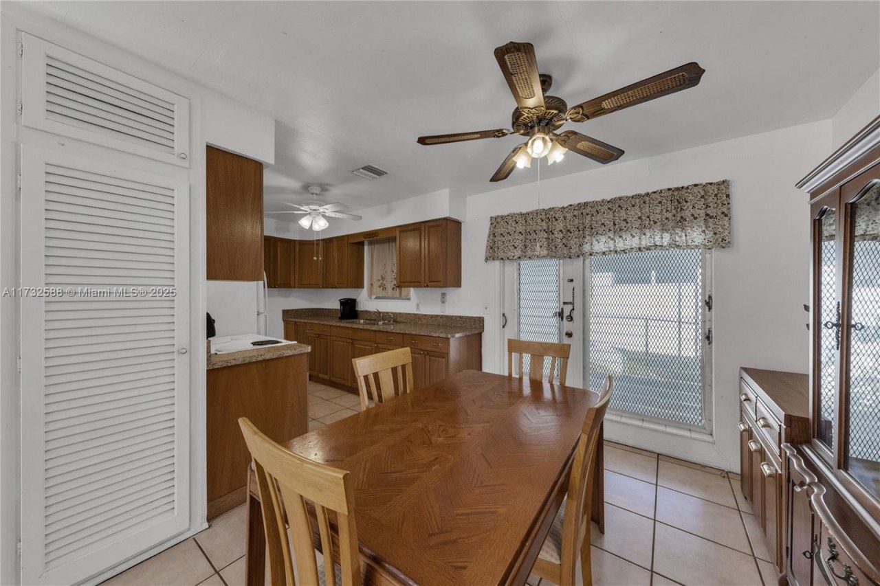 2300 Jackson St, Unit 10, Hollywood, FL 33020 Photo