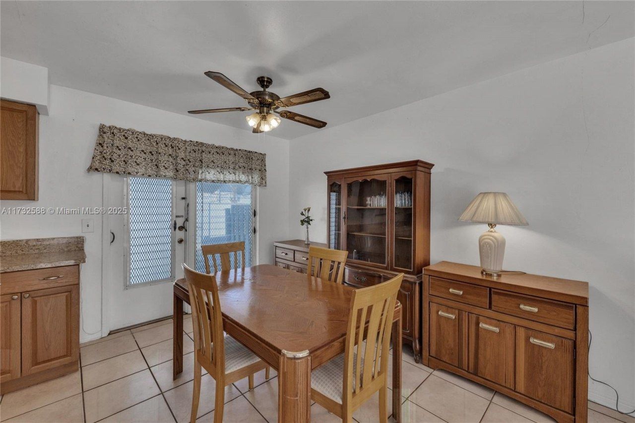 2300 Jackson St, Unit 10, Hollywood, FL 33020 Photo