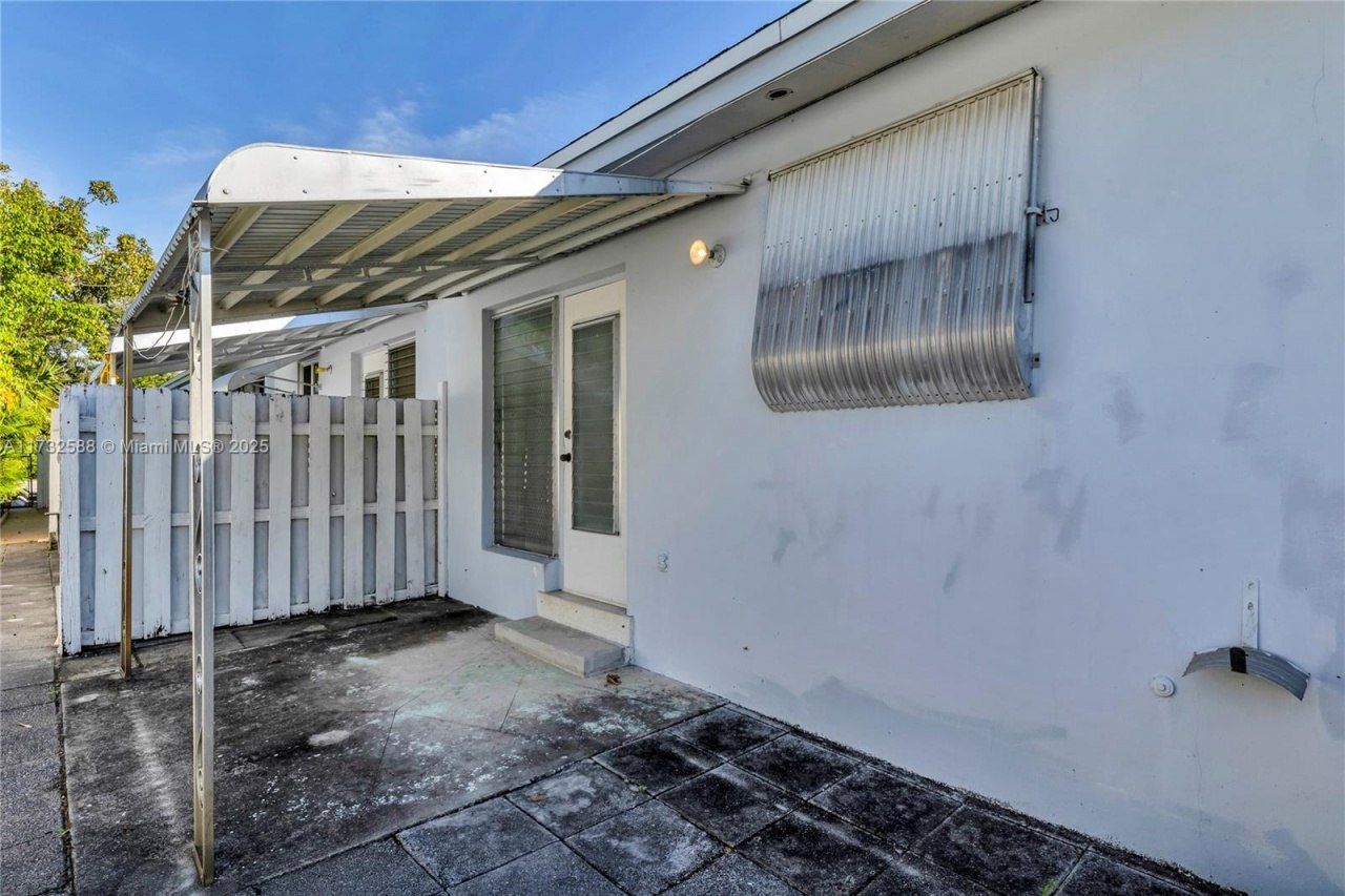 2300 Jackson St, Unit 10, Hollywood, FL 33020 Photo