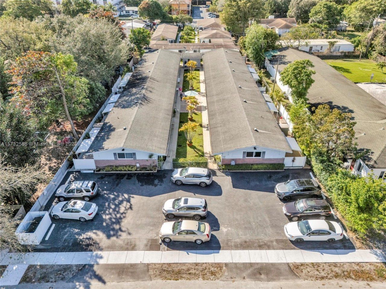 2300 Jackson St, Unit 10, Hollywood, FL 33020 Photo