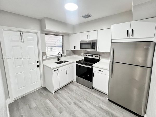 226 SW 6th St, Unit A, Dania Beach, FL 33004