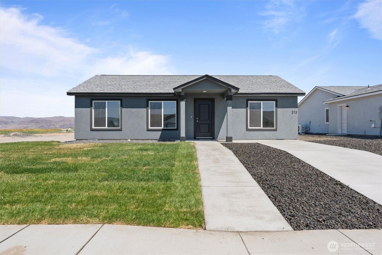 204 Cherry Street, Mattawa, WA 99349 Main Photo