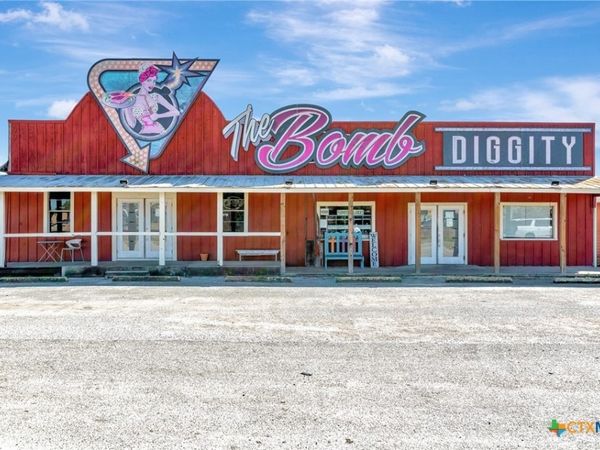 321 Kolle Road, Inez, TX 77968