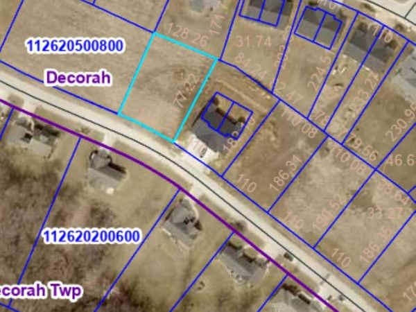 Shagbark Lane Road, Decorah, IA 52101
