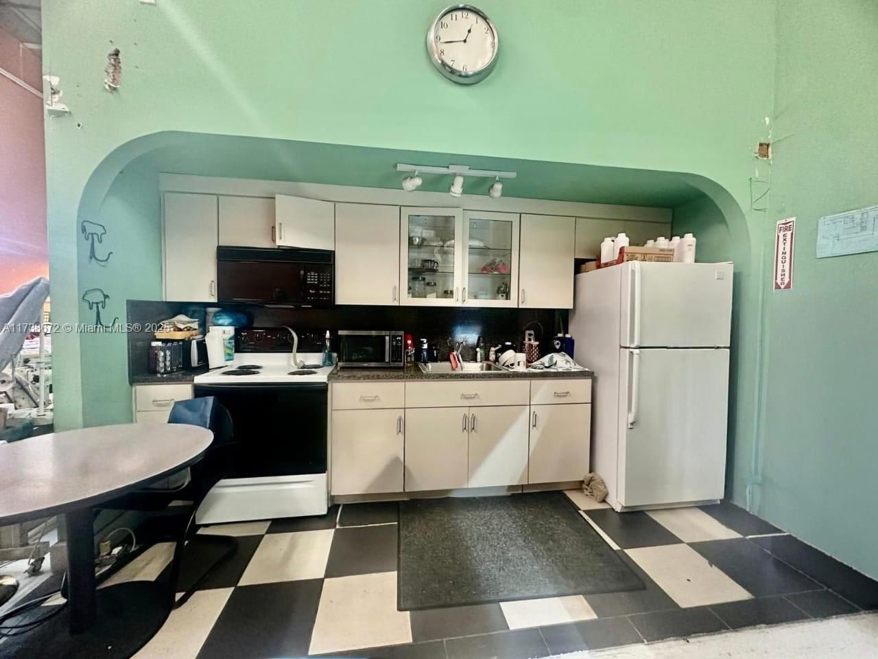 1751 W 38th Pl, Unit 1004A, Hialeah, FL 33012 Photo